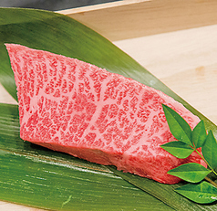 黒毛和牛A5メス牛の厚みある和牛イチボステーキ